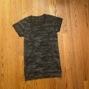Lululemon short sleeve swiftly tech